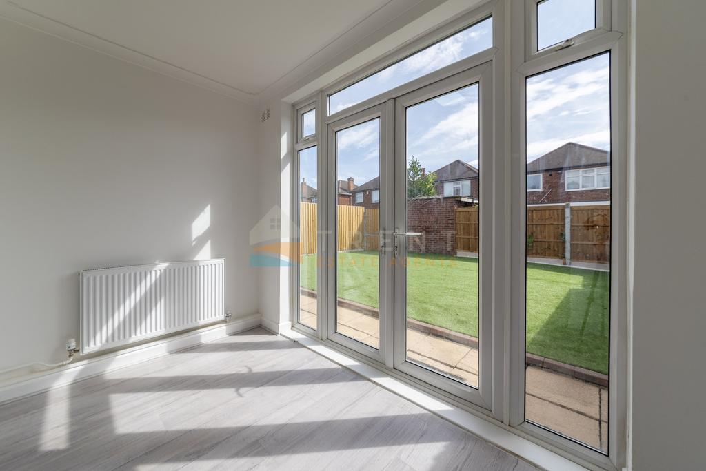 32 trentham drive-23