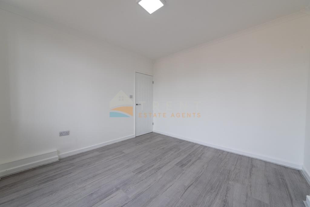 32 trentham drive-18