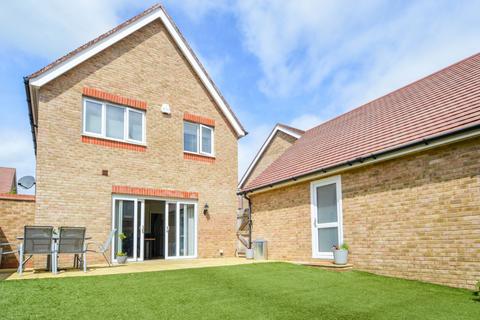 3 bedroom detached house for sale, Jackdaw Way, Rochester ME2