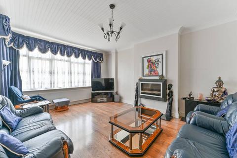 3 bedroom end of terrace house for sale, Bishops Park Road, Norbury, London, SW16