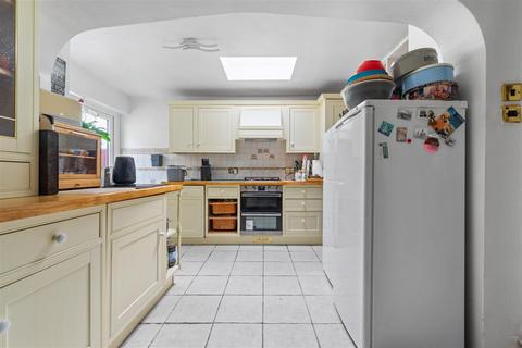 72 Macclesfield Road, London, SE25 4RX