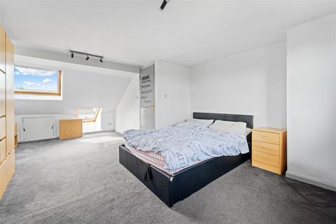 72 Macclesfield Road, London, SE25 4RX