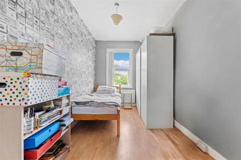 72 Macclesfield Road, London, SE25 4RX