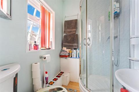 72 Macclesfield Road, London, SE25 4RX