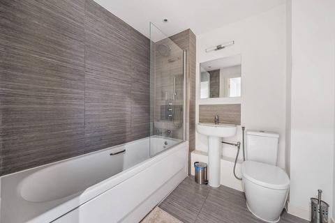 4 bedroom flat for sale, Capitol Way, Colindale, London, NW9