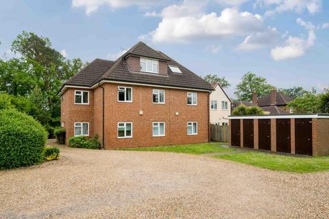 1 bedroom flat for sale, Knaphill,  Woking,  GU21