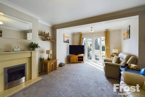 3 bedroom semi-detached house for sale, Shelson Avenue, Feltham, TW13