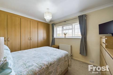 3 bedroom semi-detached house for sale, Shelson Avenue, Feltham, TW13