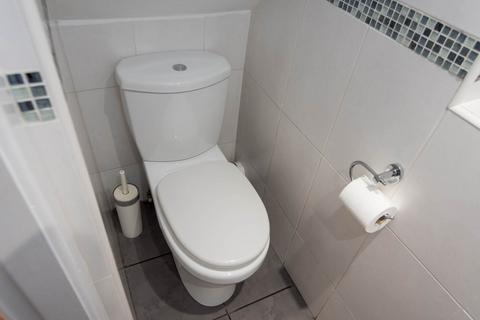12 Castleton Road, Salford, M7 4GU