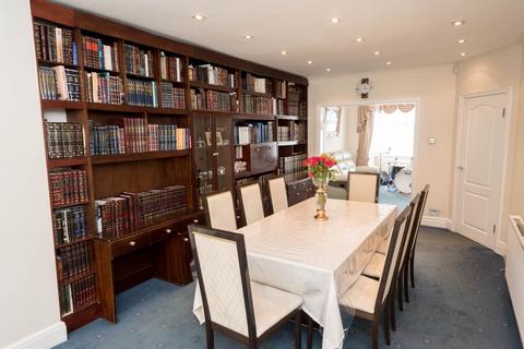 12 Castleton Road, Salford, M7 4GU