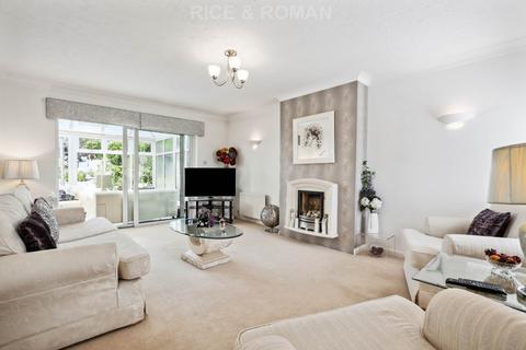 60 Commonfields, West End, Woking, GU24 9JA