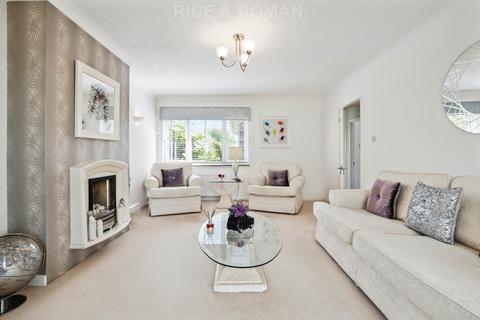 60 Commonfields, West End, Woking, GU24 9JA