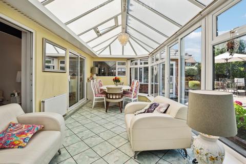 60 Commonfields, West End, Woking, GU24 9JA