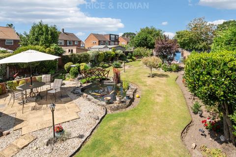 60 Commonfields, West End, Woking, GU24 9JA