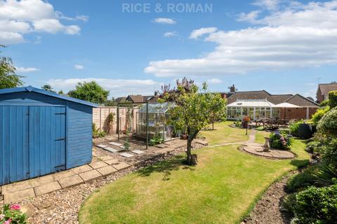 60 Commonfields, West End, Woking, GU24 9JA