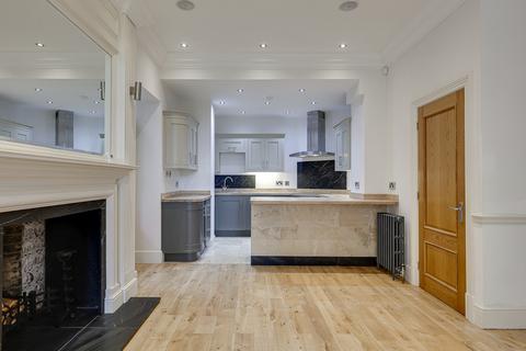 2 bedroom flat to rent, Wensley Drive, Leeds LS7