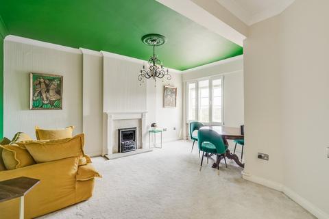 2 bedroom apartment to rent, Rossmore Court, Park Road, London, NW1