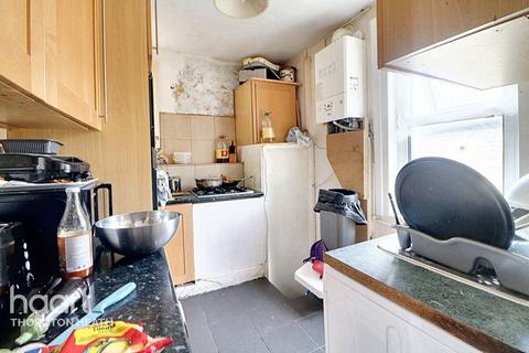 202 Mersham Road, Thornton Heath, CR7 8NR