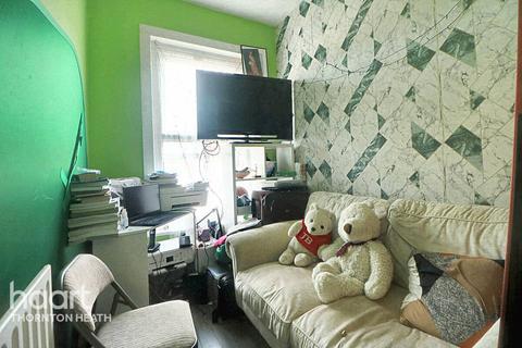 202 Mersham Road, Thornton Heath, CR7 8NR