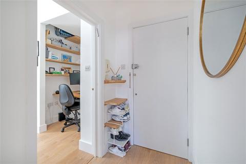 Flat D, 689 Finchley Road, London, NW2 2JN