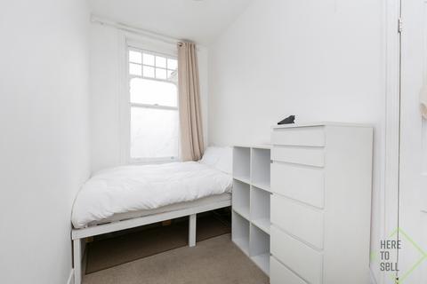 2 bedroom flat for sale, Elmhurst Mansions, London SW4