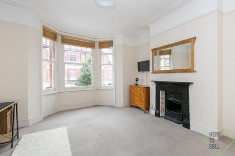 2 bedroom flat for sale, Elmhurst Mansions, London SW4