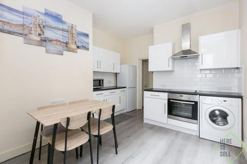 2 bedroom flat for sale, Elmhurst Mansions, London SW4