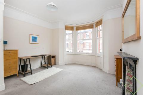 2 bedroom flat for sale, Elmhurst Mansions, London SW4