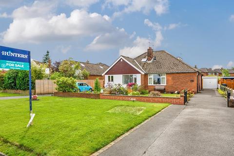 2 bedroom semi-detached bungalow for sale, Crag Hill Avenue, Leeds