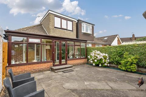 2 bedroom semi-detached bungalow for sale, Crag Hill Avenue, Leeds