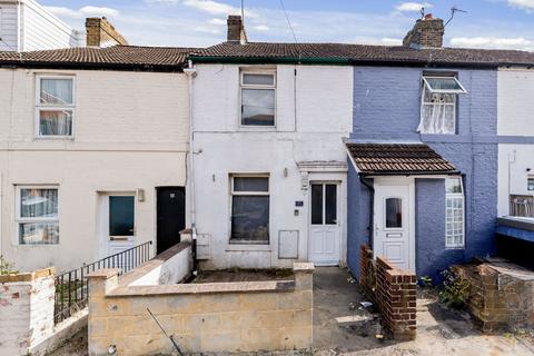 2 bedroom terraced house to rent, Edred Road, Dover, CT17