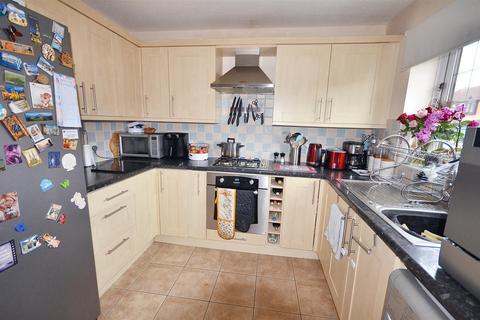 2 bedroom terraced house for sale, Melrose Avenue, Stone