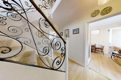 4 bedroom detached house for sale, High Street, Wyke Regis