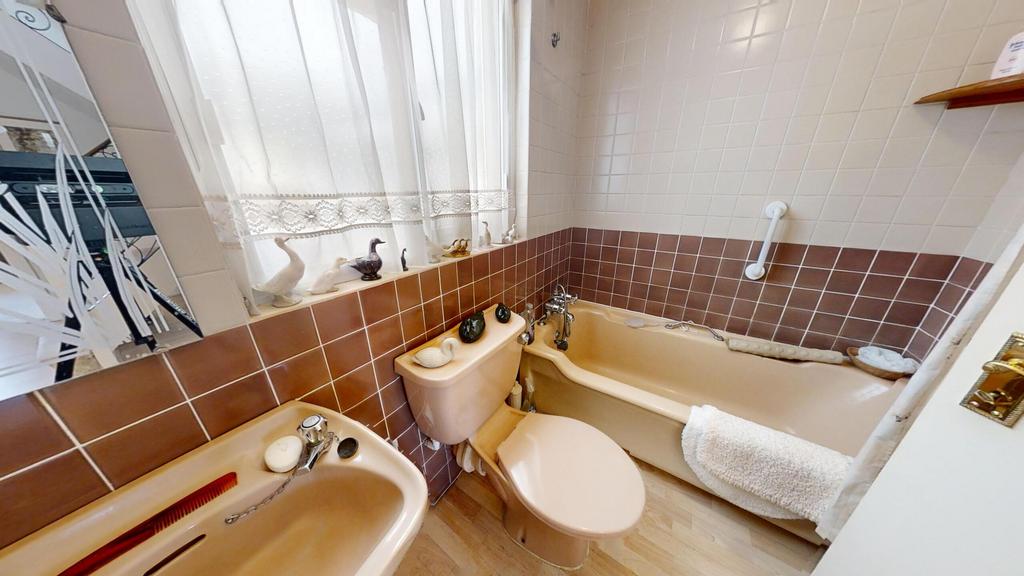 High-Street-Wyke-Regis-Weymouth-UK-08132024 161852