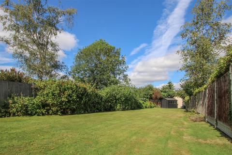 3 bedroom semi-detached bungalow for sale, Middle Road, Ingrave, Brentwood