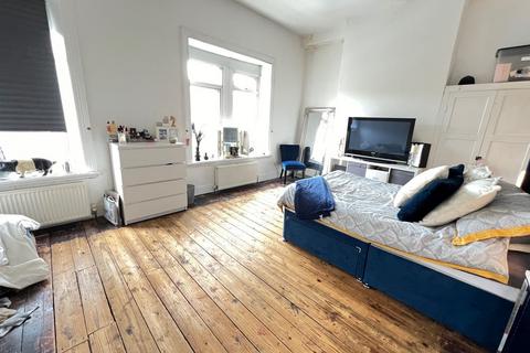 5 James Street, Holywell Green, Halifax, HX4 9AS