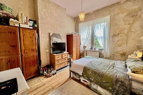 5 James Street, Holywell Green, Halifax, HX4 9AS