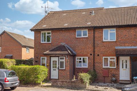 10 Barnfield Way, Oxted, RH8 9QF