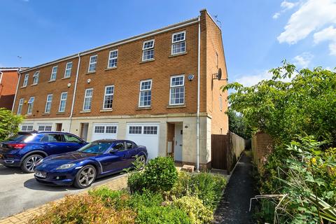 3 bedroom end of terrace house for sale, Cravenwood Road, Reddish