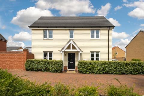 3 bedroom semi-detached house for sale, Redwood Drive, Bury St. Edmunds