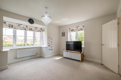 3 bedroom semi-detached house for sale, Redwood Drive, Bury St. Edmunds