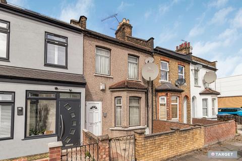 2 bedroom terraced house for sale, Felixstowe Road, London N9