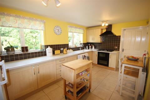 4 bedroom detached house for sale, Sycamore Close, Craven Arms