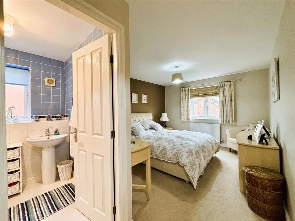 Bedroom &#43; En Suite.jpeg