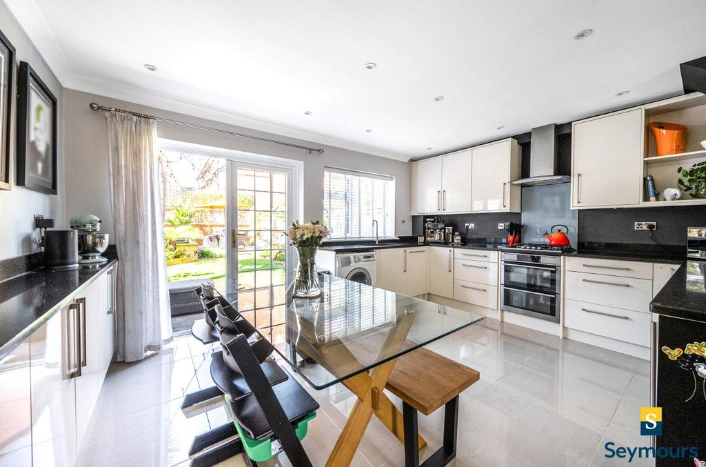 Kitchen/Dining