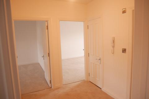 2 bedroom flat to rent, Royal Crescent, Stanton House ,
