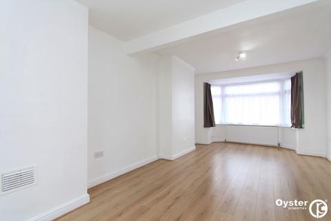 3 bedroom terraced house to rent, Tiverton Road, Edgware, HA8