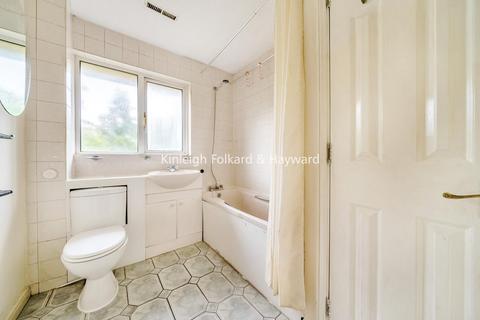 17 Bill Hamling Close, London, SE9 3LP