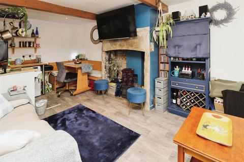 14 Liversedge Row, Bradford, BD7 3LD