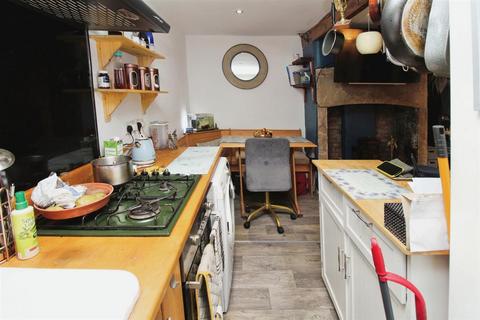 14 Liversedge Row, Bradford, BD7 3LD